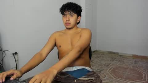 Snapshot of thiago_wc chatting on 11-29-25, 03:26 Thiago online show from 11-29-25, 03:26