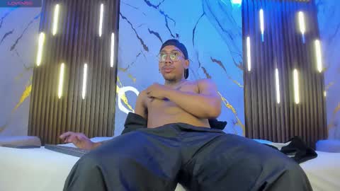 Snapshot of thiagoberry chatting on 02-22-26, 11:20 ThiagoBerry online show from 02-22-26, 11:20