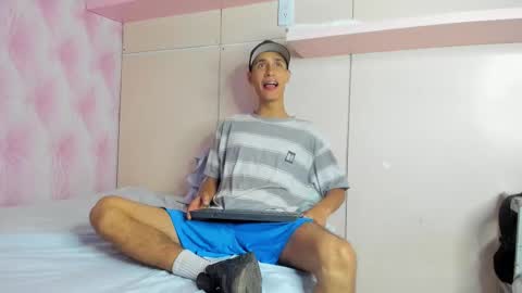 Snapshot of thiagoduarte_ chatting on 02-27-26, 12:05 Thiago online show from 02-27-26, 12:05