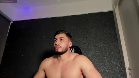 Snapshot of thiagomeneses0 chatting on 02-25-26, 02:43 THIAGO MENESES online show from 02-25-26, 02:43