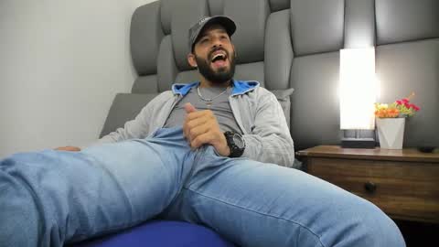 Thia Gomez online show from 03-10-26, 07:30