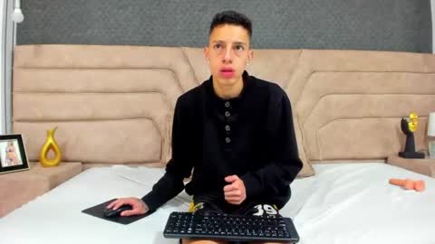 Thiago   online show from 06-23-26, 12:52