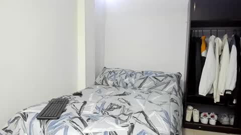 Snapshot of thiagowells_ chatting on 12-04-24, 10:41 Thiago Wells online show from 12-04-24, 10:41