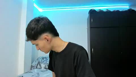 Snapshot of thiagowells_ chatting on 12-08-24, 01:46 Thiago Wells online show from 12-08-24, 01:46