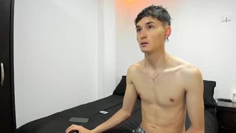 Snapshot of thiagowells_ chatting on 01-14-25, 04:50 Thiago Wells online show from 01-14-25, 04:50