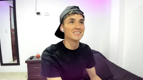 Snapshot of thiagowells_ chatting on 01-31-25, 10:21 Thiago Wells online show from 01-31-25, 10:21