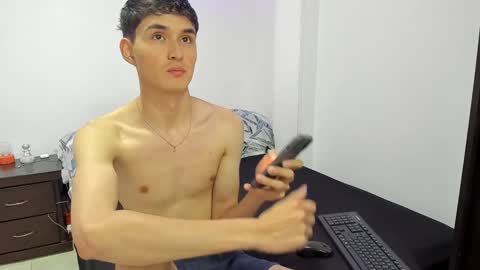 Snapshot of thiagowells_ chatting on 02-08-25, 11:34 Thiago Wells online show from 02-08-25, 11:34