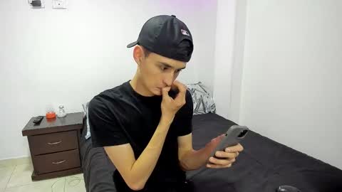 Snapshot of thiagowells_ chatting on 02-10-25, 02:52 Thiago Wells online show from 02-10-25, 02:52