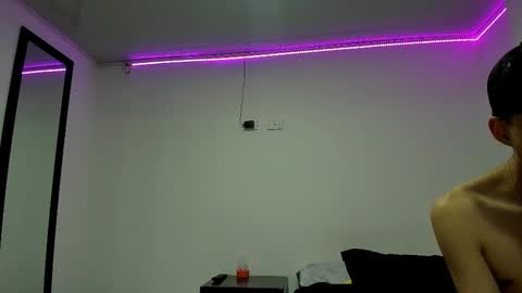 Snapshot of thiagowells_ chatting on 02-23-25, 06:49 Thiago Wells online show from 02-23-25, 06:49