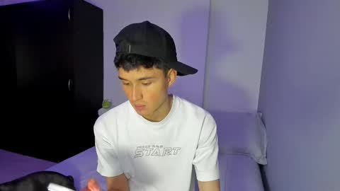 Snapshot of thiagowells_ chatting on 10-10-25, 08:41 Thiago Wells online show from 10-10-25, 08:41