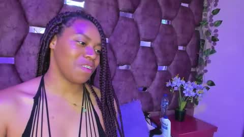 Snapshot of thiana_taylor chatting on 12-02-25, 08:26 thiana_taylor online show from 12-02-25, 08:26