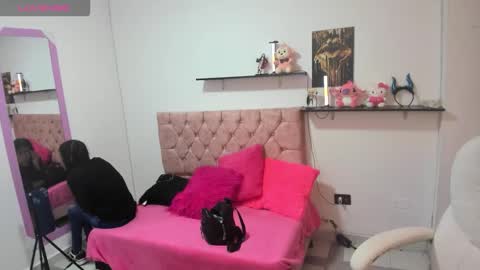 Snapshot of thianahorny chatting on 10-29-25, 12:18 thianahorny online show from 10-29-25, 12:18