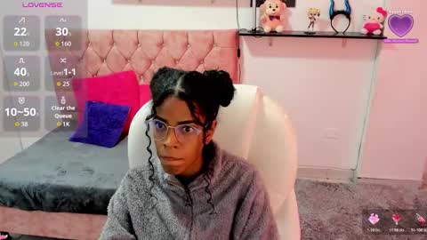 Snapshot of thianahorny chatting on 12-02-25, 12:32 thianahorny online show from 12-02-25, 12:32