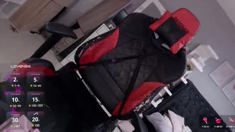 Snapshot of thicc_devie chatting on 02-06-25, 08:34 Call me Devie online show from 02-06-25, 08:34