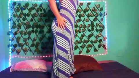 Snapshot of thicc_queen_the_rascal chatting on 09-20-25, 03:18 Thicc Queen The Rascal online show from 09-20-25, 03:18