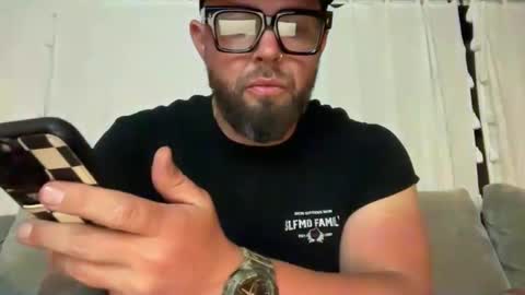 Snapshot of thiccbull12 chatting on 06-10-26, 10:25 thiccbull12 online show from 06-10-26, 10:25