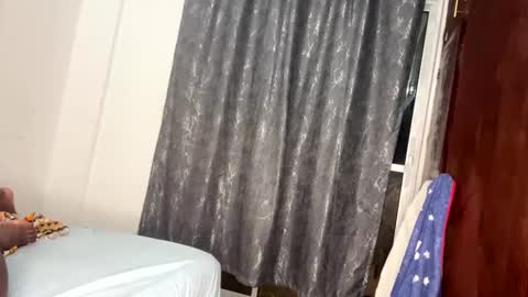 Snapshot of thick_jojo chatting on 02-15-25, 12:59 Call me Taliee online show from 02-15-25, 12:59