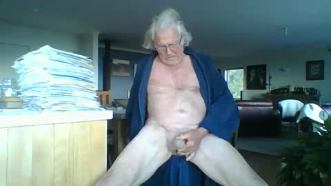 Snapshot of thickcockat71 chatting on 10-19-25, 05:57 Thickcockat71 online show from 10-19-25, 05:57