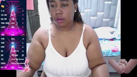 Snapshot of thickebonymilf chatting on 12-16-25, 02:49 XIOMARA online show from 12-16-25, 02:49