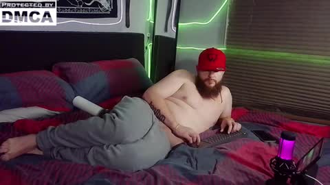 Snapshot of thickhandsomeman chatting on 01-09-25, 02:01 ThickHandsomeMan online show from 01-09-25, 02:01