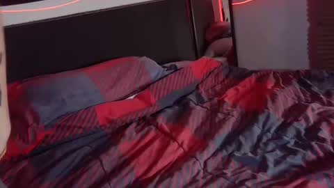 Snapshot of thickhandsomeman chatting on 01-27-25, 04:52 ThickHandsomeMan online show from 01-27-25, 04:52