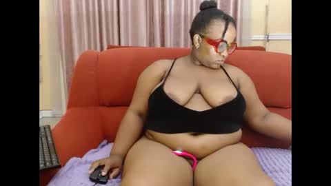 Snapshot of thickjuicyxxx chatting on 10-11-25, 05:11 thickjuicyxxx online show from 10-11-25, 05:11