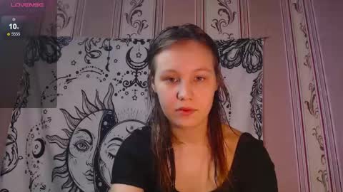 Snapshot of thighswithspikes chatting on 10-30-25, 10:16 thighswithspikes online show from 10-30-25, 10:16