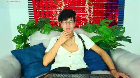 Thiago Saenzz online show from 02-24-26, 04:05