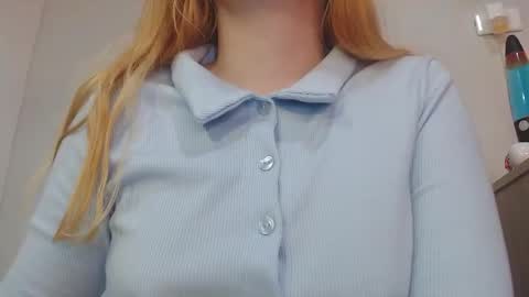 Snapshot of thin33 chatting on 01-06-25, 03:31 sara online show from 01-06-25, 03:31