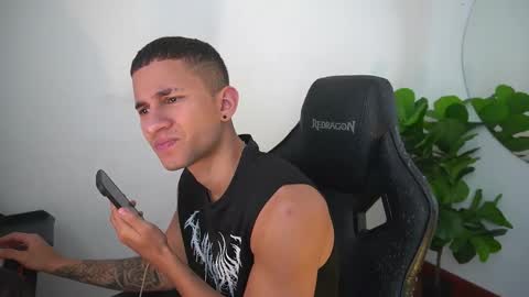 thin_tommy11 online show from 12-22-25, 07:22