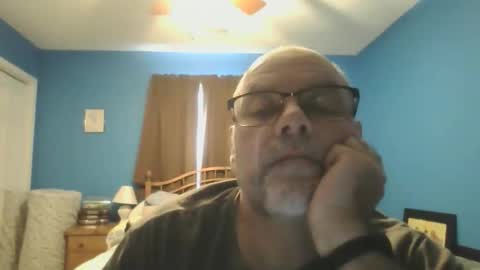thisguy374 online show from 10-26-25, 04:24