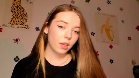 Snapshot of thisisamelia chatting on 10-05-25, 04:27 Amelia shows on mondays fridays and sundays if anything changes im giving updates on my fansly online show from 10-05-25, 04:27