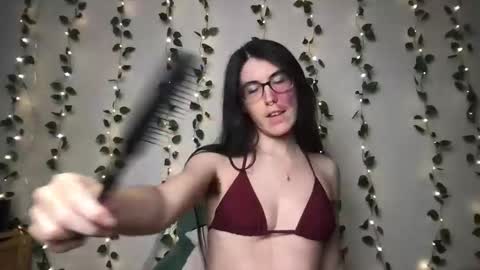 Snapshot of thistlefernsby chatting on 10-16-25, 03:51 thistlefernsby online show from 10-16-25, 03:51