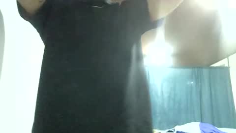 Snapshot of thomas2wood chatting on 04-19-26, 12:11 Thomas2Wood online show from 04-19-26, 12:11