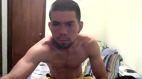 Snapshot of thomas2wood chatting on 04-28-26, 03:11 Thomas2Wood online show from 04-28-26, 03:11