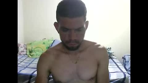 Snapshot of thomas2wood chatting on 05-07-26, 02:17 Thomas2Wood online show from 05-07-26, 02:17