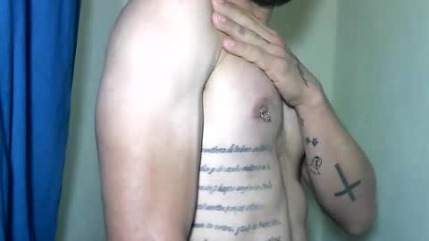 Snapshot of thomas2wood chatting on 05-20-26, 12:06 Thomas2Wood online show from 05-20-26, 12:06