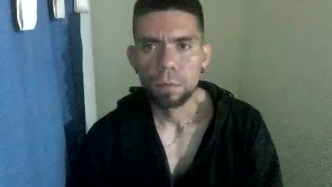 Snapshot of thomas2wood chatting on 05-23-26, 12:49 Thomas2Wood online show from 05-23-26, 12:49