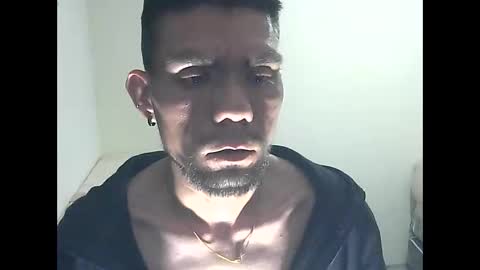 Snapshot of thomas2wood chatting on 05-25-26, 11:55 Thomas2Wood online show from 05-25-26, 11:55