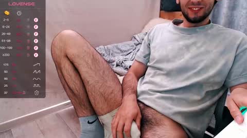 Snapshot of thomas_blackfield chatting on 05-29-26, 02:53 Thomas online show from 05-29-26, 02:53