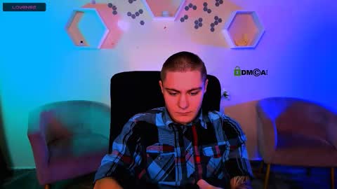 Snapshot of thomas_crow chatting on 11-25-25, 09:42 thomas_crow online show from 11-25-25, 09:42