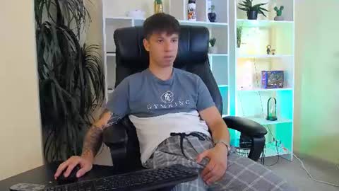 Snapshot of thomas_edisonn chatting on 07-08-26, 07:02 thomas_edisonn online show from 07-08-26, 07:02