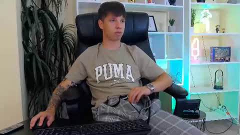 Snapshot of thomas_edisonn chatting on 07-10-26, 07:01 thomas_edisonn online show from 07-10-26, 07:01
