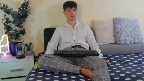 Snapshot of thomas_edisonn chatting on 07-11-26, 06:49 thomas_edisonn online show from 07-11-26, 06:49