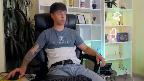 Snapshot of thomas_edisonn chatting on 07-14-26, 12:22 thomas_edisonn online show from 07-14-26, 12:22