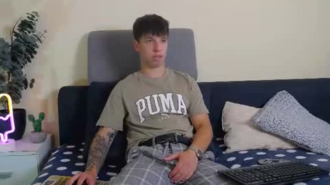 Snapshot of thomas_edisonn chatting on 07-18-26, 06:50 thomas_edisonn online show from 07-18-26, 06:50