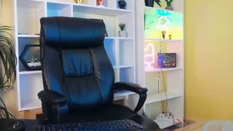 Snapshot of thomas_edisonn chatting on 07-27-26, 10:55 thomas_edisonn online show from 07-27-26, 10:55