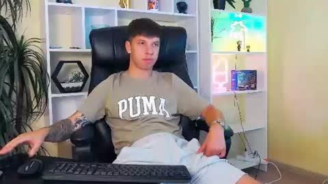 Snapshot of thomas_edisonn chatting on 07-29-26, 10:13 thomas_edisonn online show from 07-29-26, 10:13