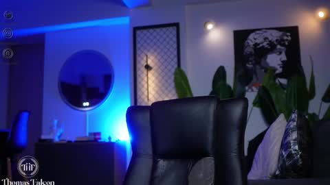 Thomas Falcon online show from 01-15-25, 03:22