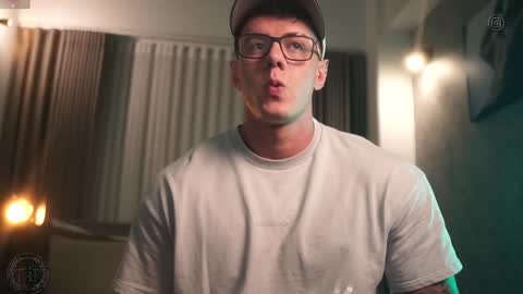 Thomas Falcon online show from 09-10-25, 02:55